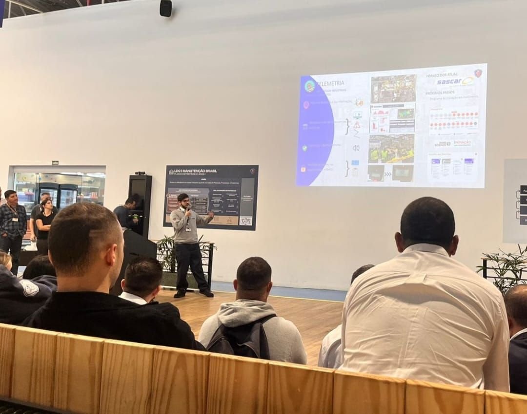 Lucas apresentando: Telemetria e plano estratégico apresentados à liderança